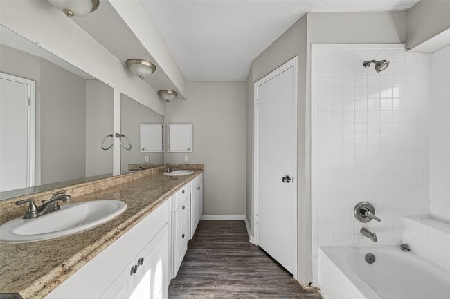 Building Photo - 22718 Pebworth Pl