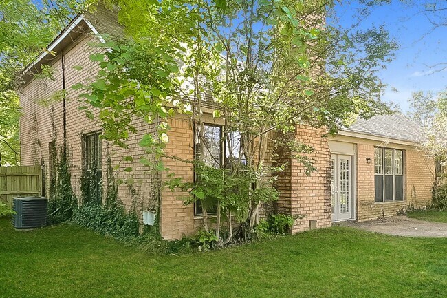 Building Photo - 7204 Germanshire Oaks Cove