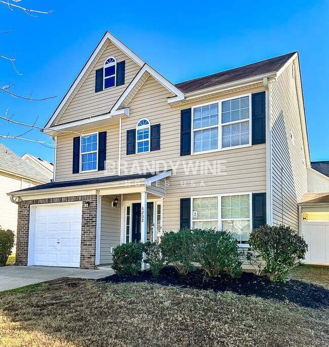 Building Photo - 6202 Hickory Ln Cir