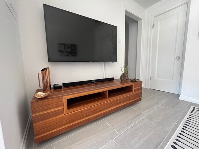 Building Photo - The Historic Elegance Meets Downtown Living @ El Cortez: UNFURNISHED 1BR/1BA w/ parking