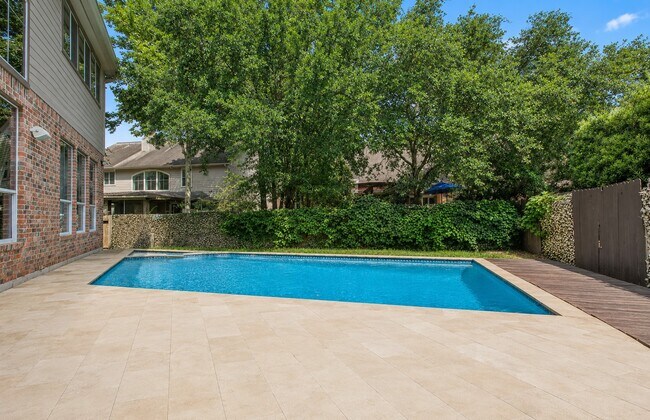Building Photo - 18 Degas Park Dr