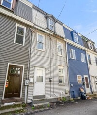 Building Photo - Three Bedroom + Den in the Heart of Bloomfield - Available October 10th!