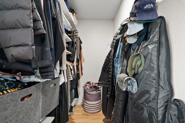 Building Photo - 3850 Bramble Ln