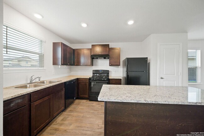 Building Photo - 6536 Dynamic Sound