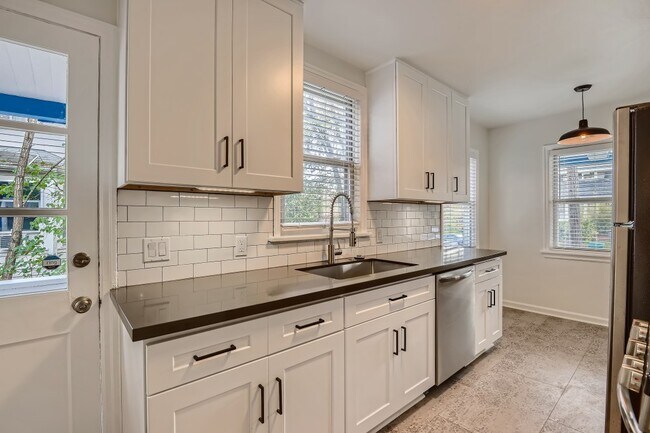 Quartz counters and soft-close drawers - 451 NE Sumner St