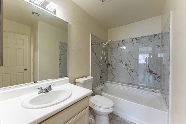 Building Photo - 5064 S Rainbow Blvd