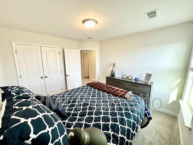 Building Photo - 1059 Ashcroft Cir