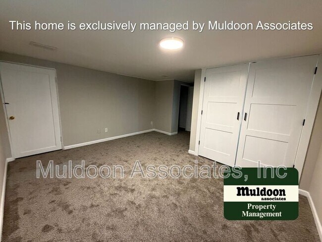 Building Photo - 1105 E Caramillo St