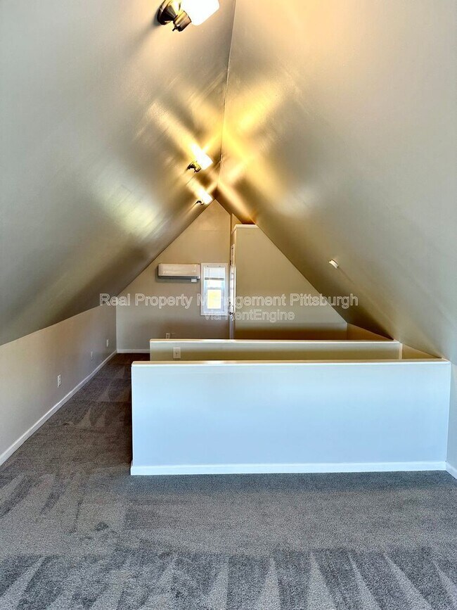 Building Photo - 2233 Milligan Ave