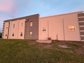 Building Photo - 500 N Broadway St