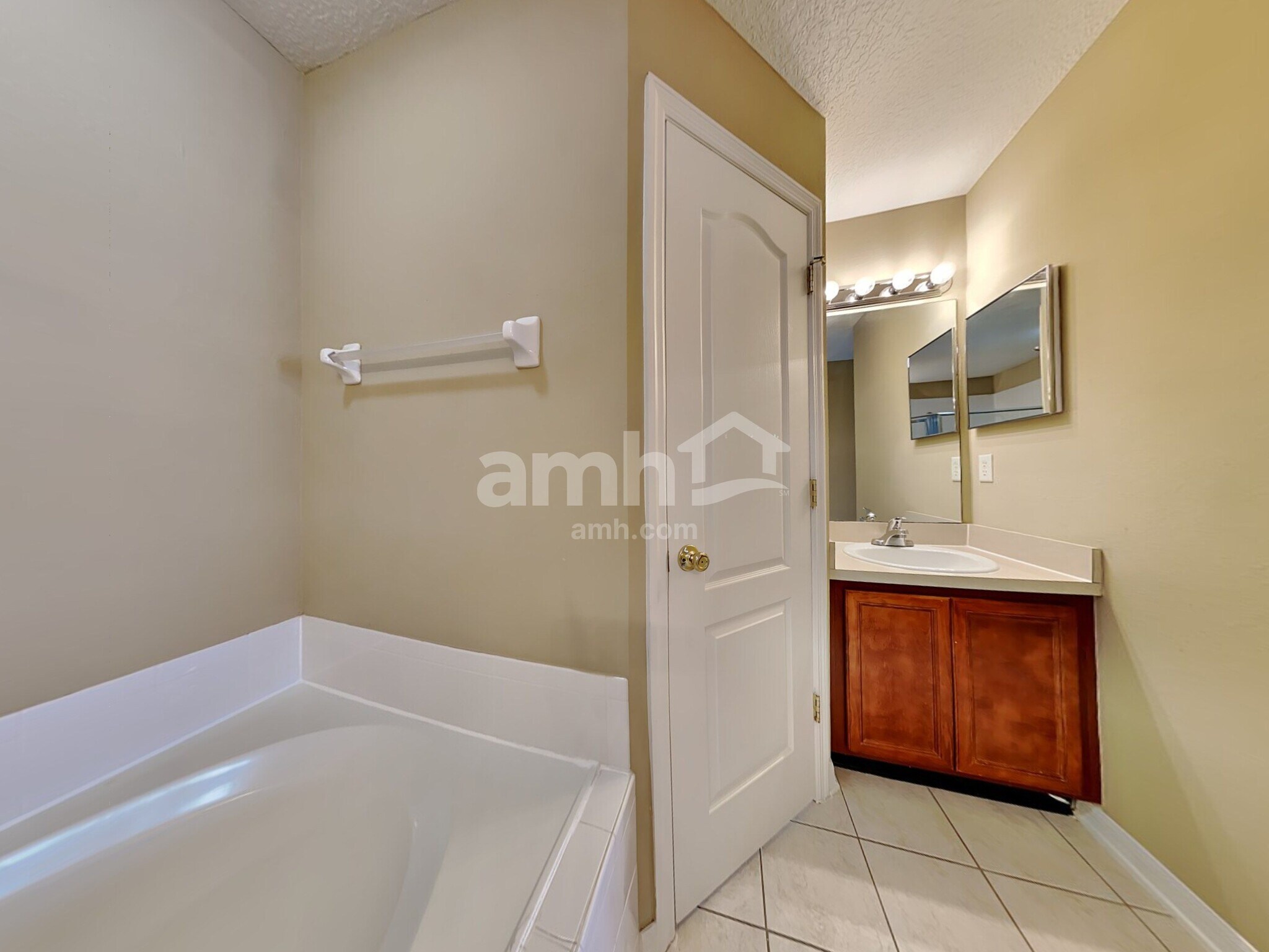 Building Photo - 2603 Waterstone Dr