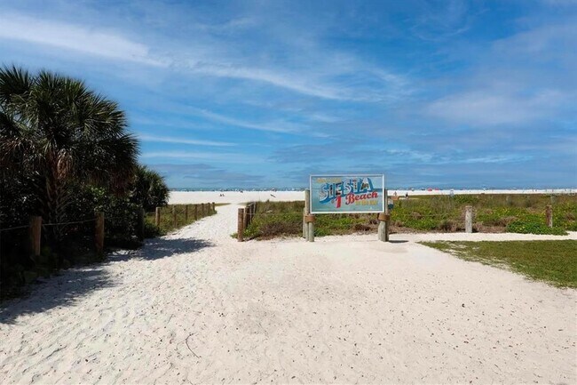 Building Photo - 1640 Stickney Point Rd