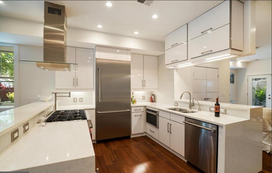 Building Photo - 1336 Parkwood Pl NW
