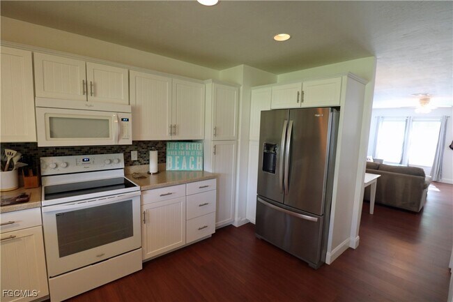 Building Photo - 9639 Eaton Gardens Ln