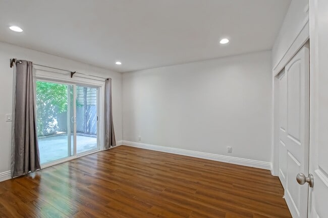 Building Photo - REMODELED, BRIGHT & AIRY HOME ON ONE OF TH...