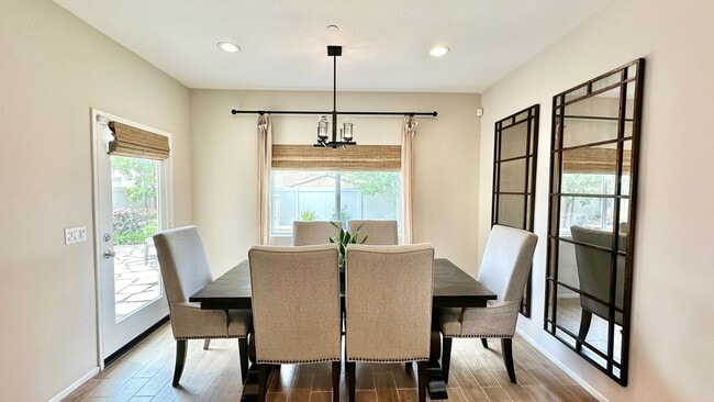 Building Photo - Beautiful "Model" Home in the Horse Creek ...