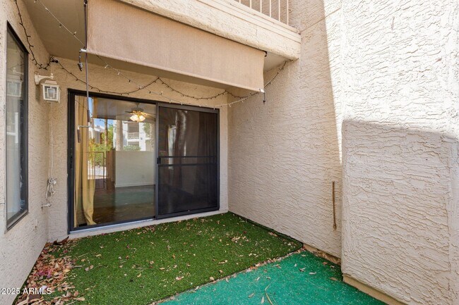 Building Photo - 205 N 74th St