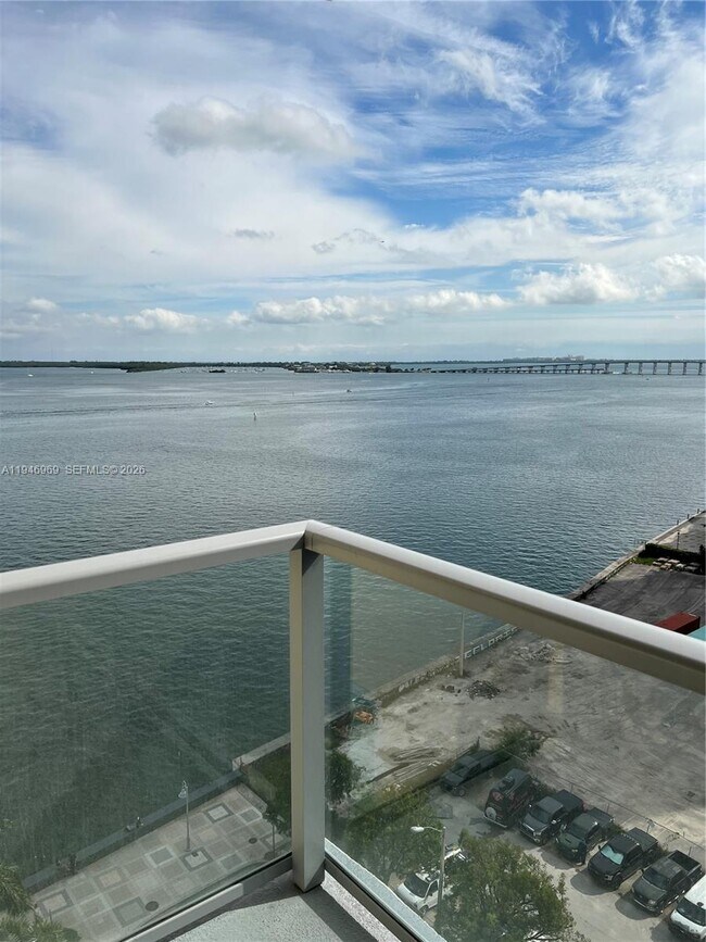 Building Photo - 1155 Brickell Bay Dr