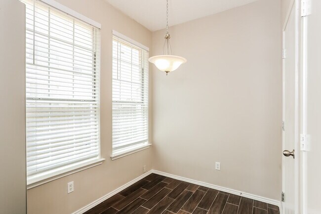 Building Photo - 1130 Colbert Ln