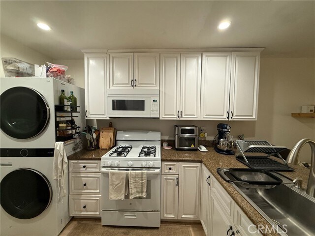 Building Photo - 102 Tangelo