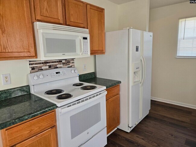 Building Photo - 132 Fox Grove Cir