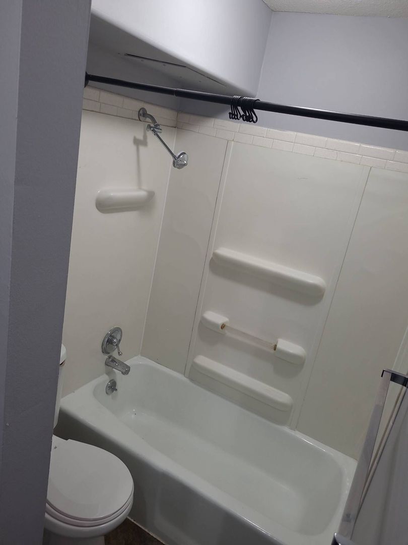 Interior Photo - Douglas Oaks