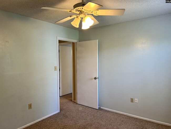 Building Photo - 911 Hulon Ln