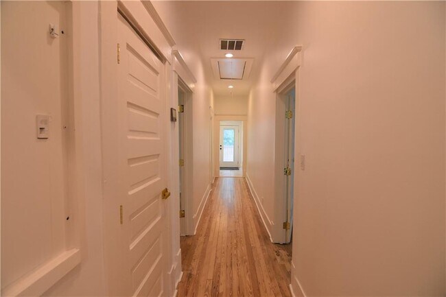 Building Photo - 375 Atwood St SW