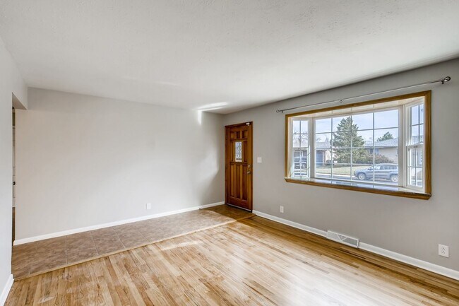 Building Photo - 835 38th St