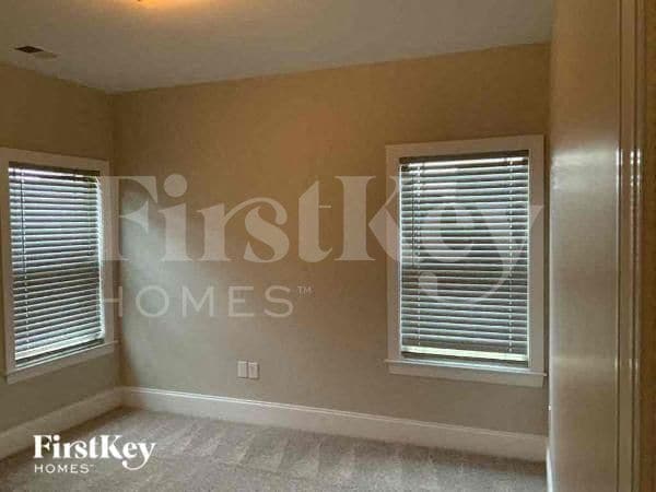 Building Photo - 3310 Lucy Dr