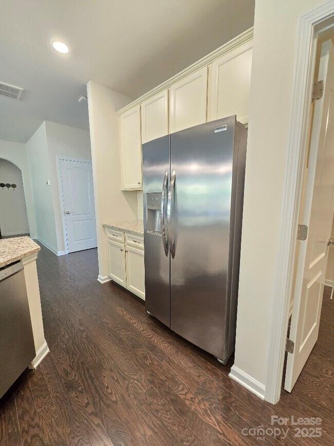 Building Photo - 14611 Murfield Ct