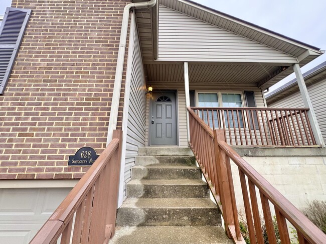 Building Photo - 628 Smugglers Notch Dr
