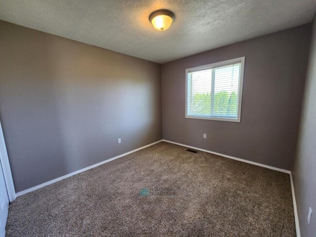 Building Photo - 2804 W Rogers Ct