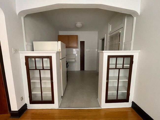 Building Photo - 4247 W Division St