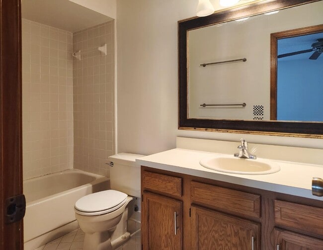 Building Photo - 3110 Paddle Creek Dr