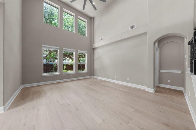 Building Photo - 4401 Trinity Woods St