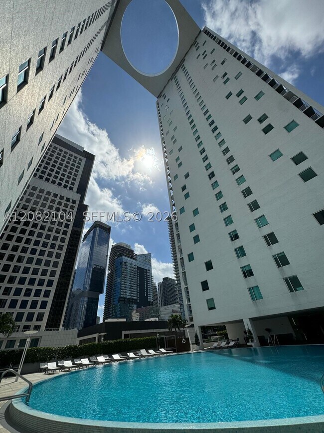 Building Photo - 500 Brickell Ave