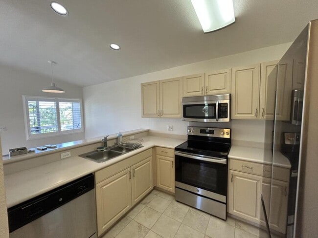 Building Photo - 92-1459-1459 Aliinui Dr