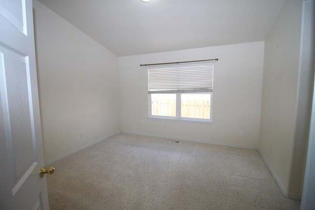 Building Photo - Amazing 5 bedroom home in Desirable Crown Hill Mesa on West Side of town