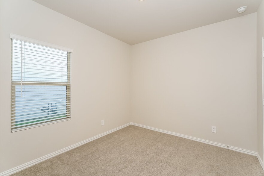 Building Photo - 831 Wisteria Ln