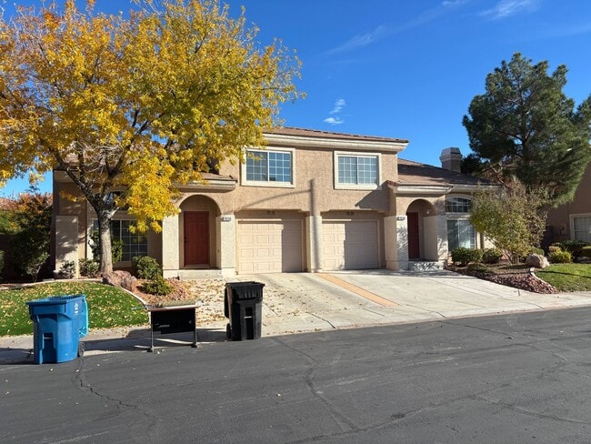 Building Photo - Great Two Bedroom Townhouse with a 1 car garage near Silverado Ranch area