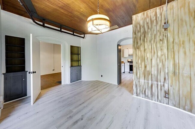 Building Photo - 7361 Claremont Ave