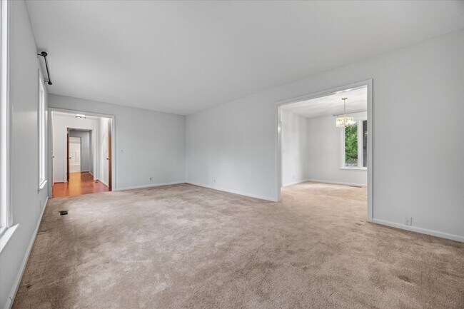 Building Photo - 717 Goodpasture Terrace