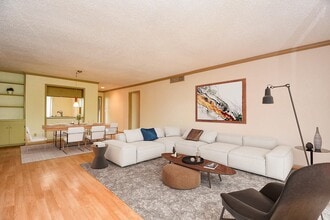 Building Photo - 6533 Bayou Glen Rd