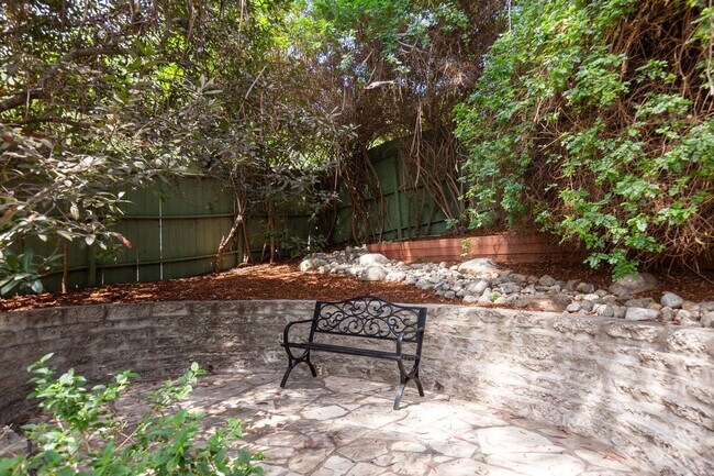 Building Photo - Beautiful Tarzana Rental!