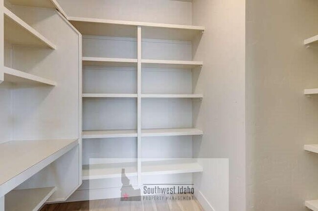 Building Photo - 7655 W Meltwater Ln