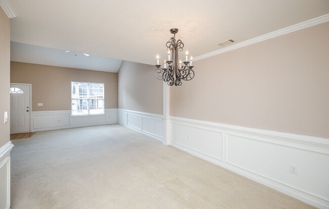 Building Photo - 435 Snead Way