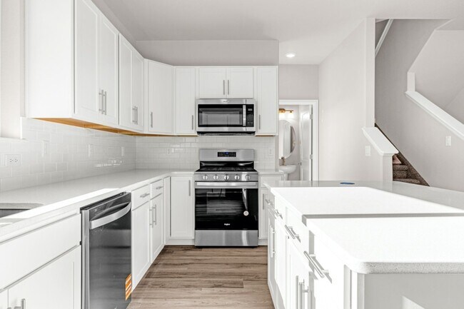 Building Photo - 717 Belleza Vw