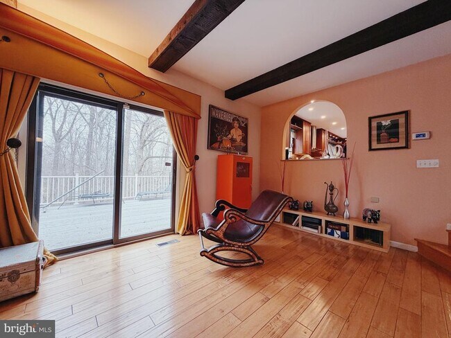 Building Photo - 1317 Mettler Rd