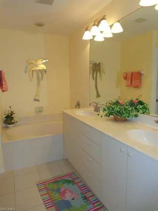 Building Photo - 2060 Matecumbe Key Rd